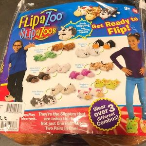FlipaZoo reversible kids slippers